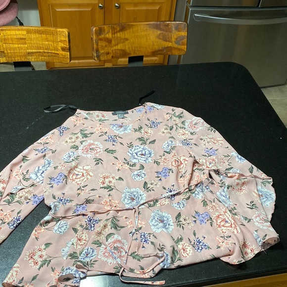 Primark size 12 blouse in pink with flowers With tie waist fluttering sl… - Picture 1 of 4